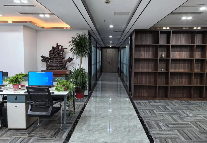 透明LED显示屏与传统屏对比：亮度、透光率及安装条件解析